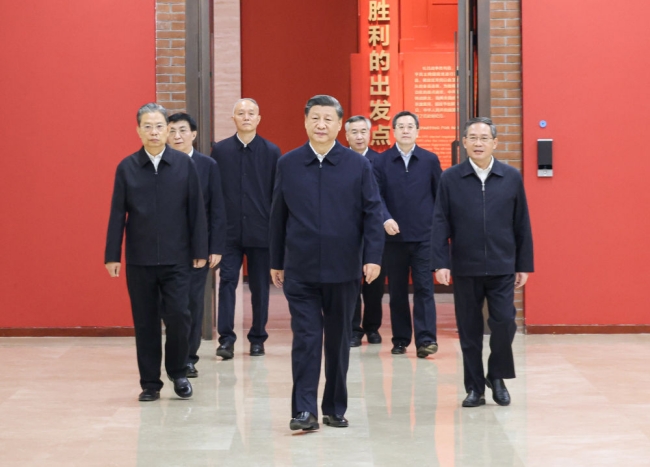 1792629266346612.jpeg 5 在陕西延安革命留想馆参观.jpg